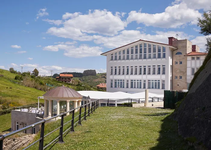 ホテル & Talasoterapia Zelai *